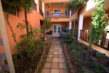 Фото номера Семейный номер (для 4 взрослых) Гостевой дом Vila Alga г. Сулина 6
